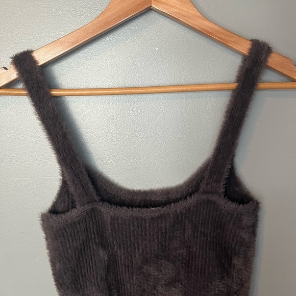 NWT EXPRESS Fuzzy Cropped Tank - Picture 7 of 11